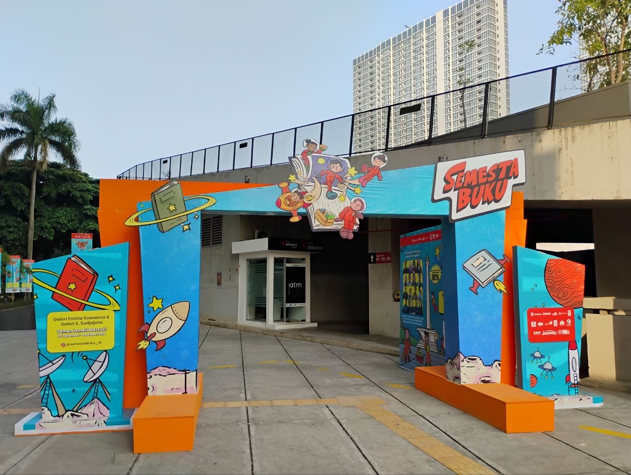 Semesta Buku - Gerbang